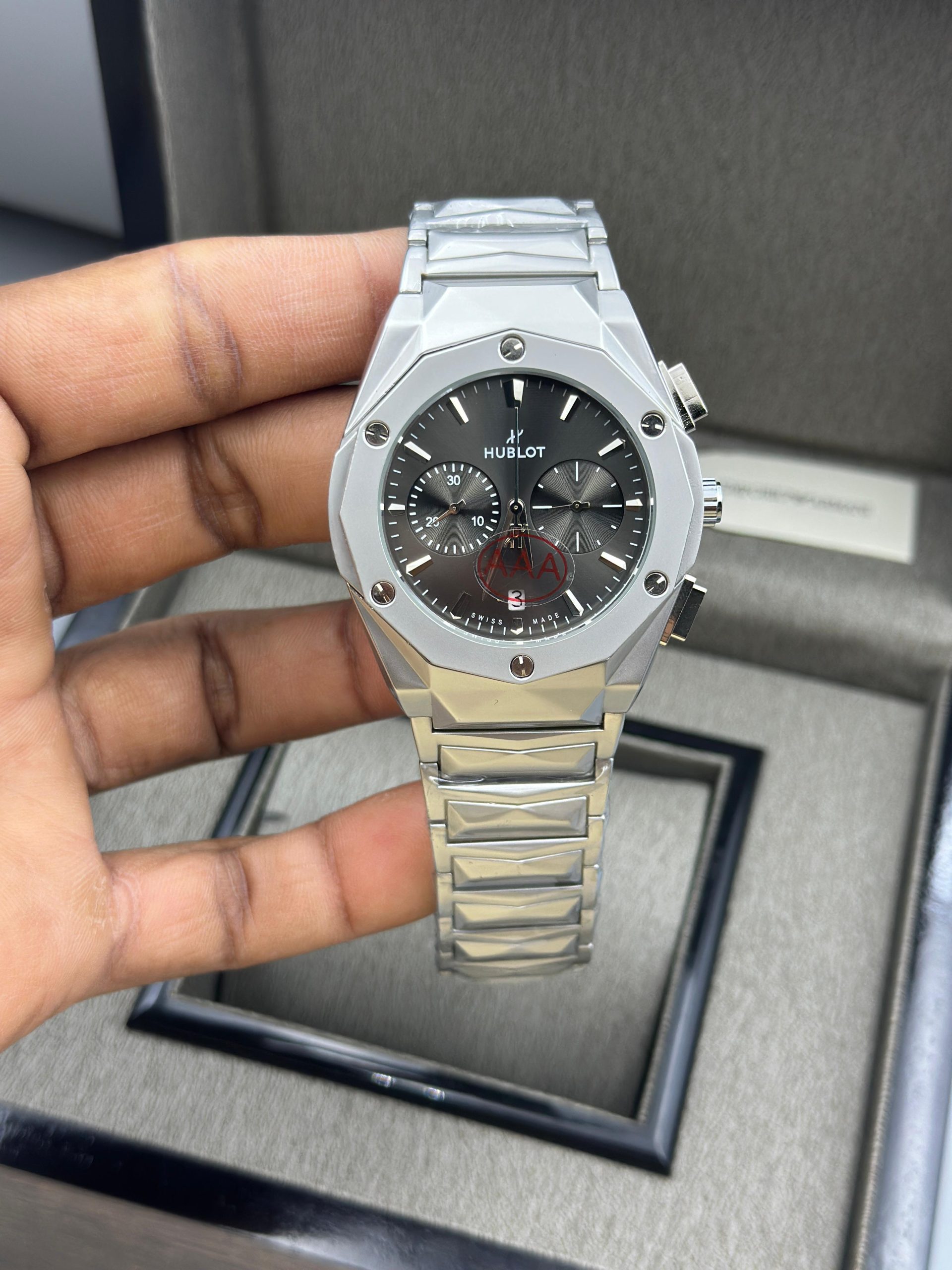 first copy hublot men’s luxury chronograph watch (2) first copy hublot men’s luxury chronograph watch (2)