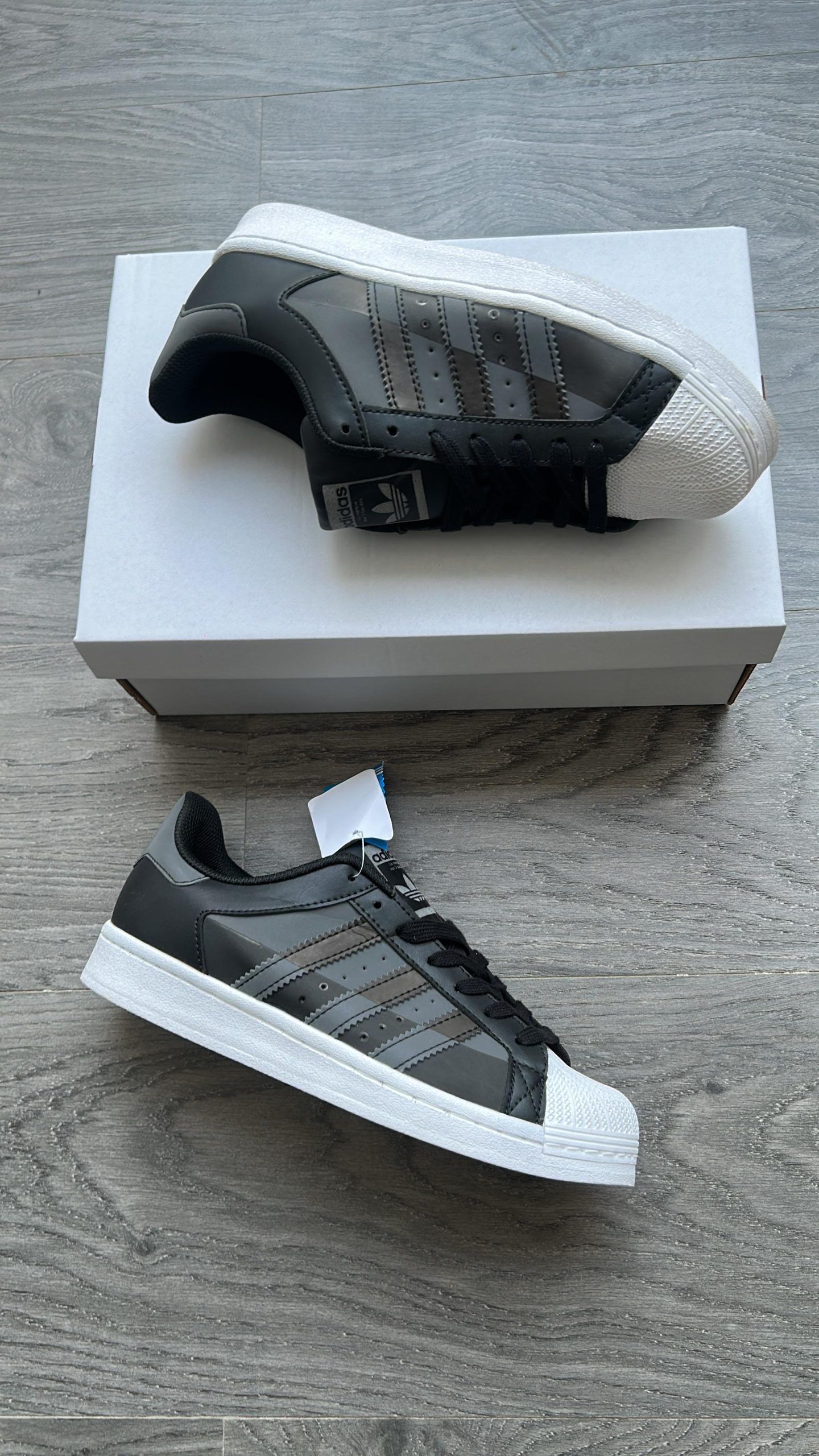 first copy adidas superstar sneakers (1) first copy adidas superstar sneakers (1)