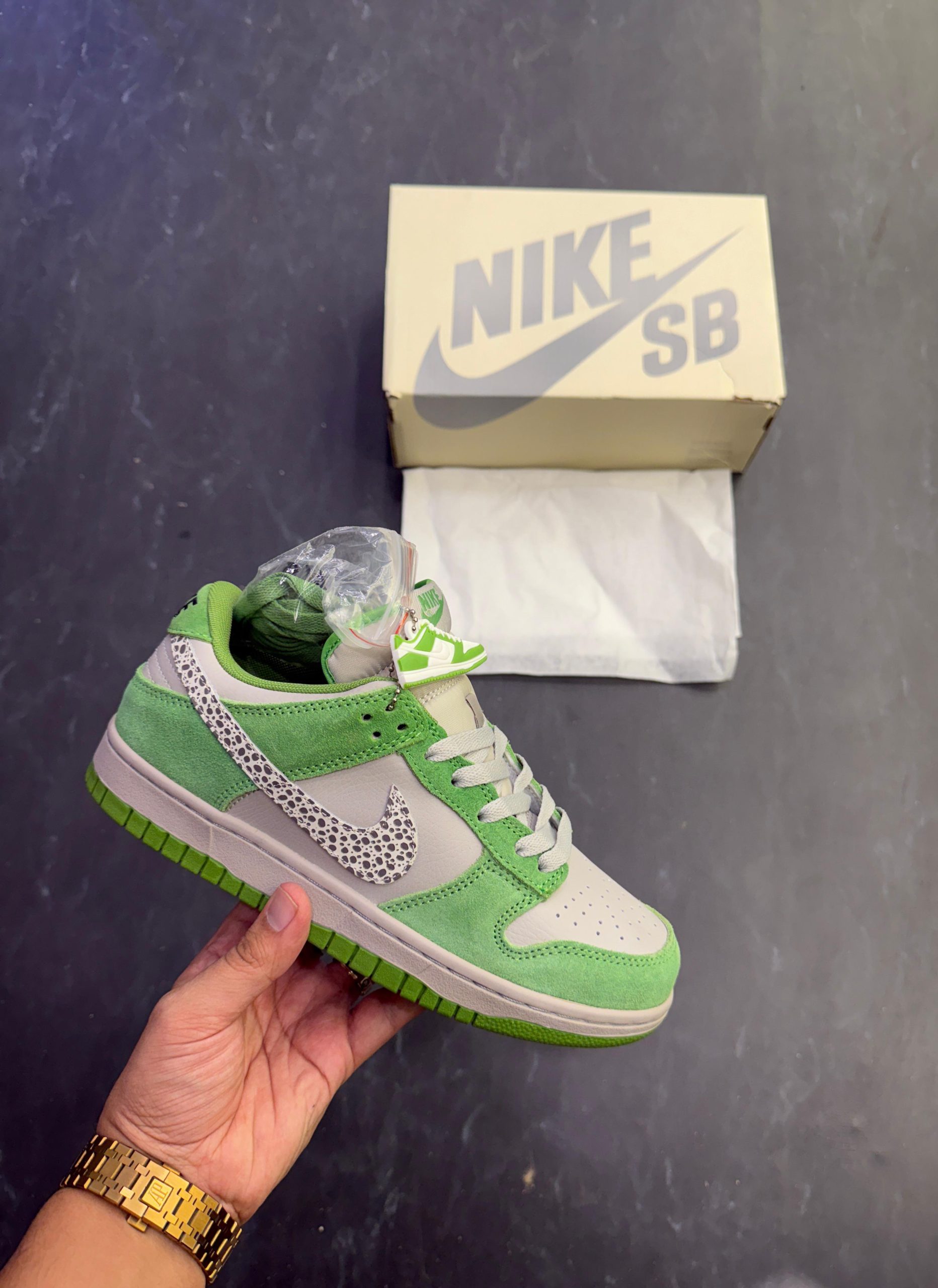 first copy nike sb dunk chlorophyll 2025 – premium streetwear skate sneakers (3) first copy nike sb dunk chlorophyll 2025 – premium streetwear skate sneakers (3)