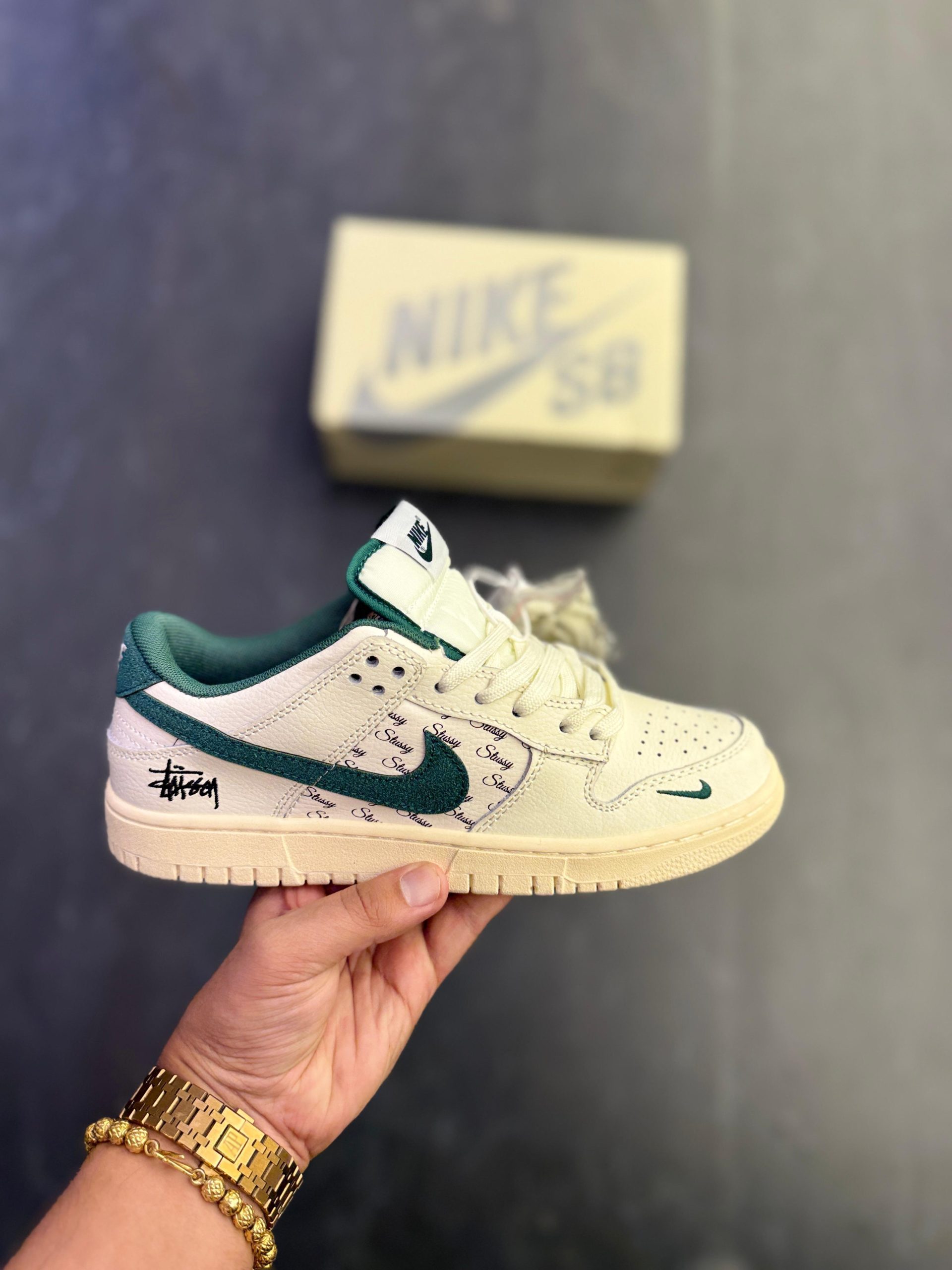 first copy nike sb dunk stussy white green 2025 (2) first copy nike sb dunk stussy white green 2025 (2)