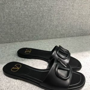 first copy valentino slides (1)