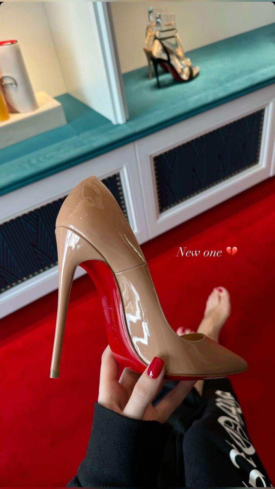 first copy christian louboutin pumps (3) first copy christian louboutin pumps (3)