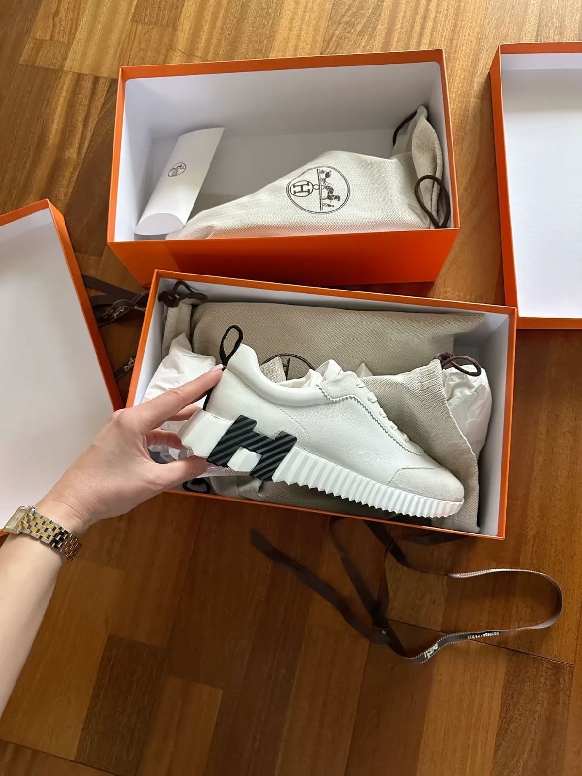 first copy hermes bouncing sneakers for women (1) first copy hermes bouncing sneakers for women (1)