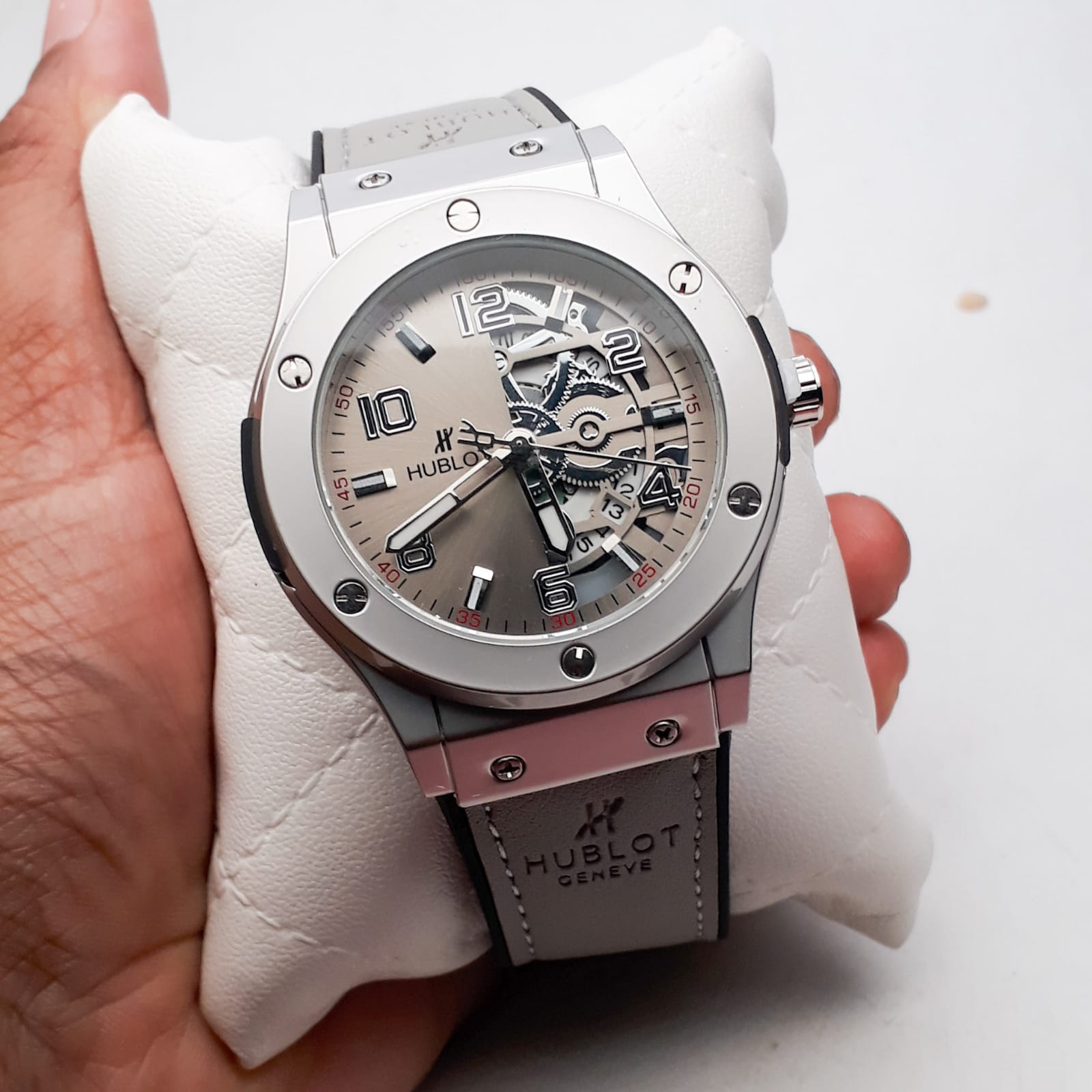 first copy hublot men’s luxury branded watch (1) first copy hublot men’s luxury branded watch (1)