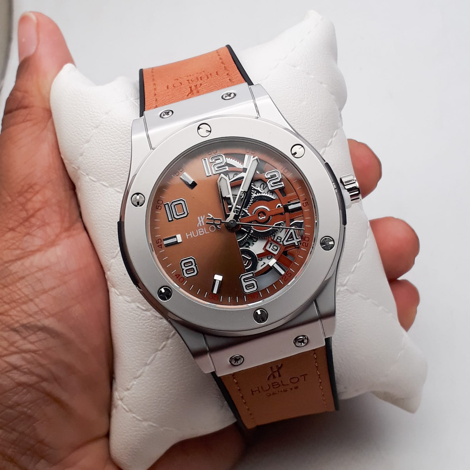 first copy hublot men’s luxury branded watch (2) first copy hublot men’s luxury branded watch (2)