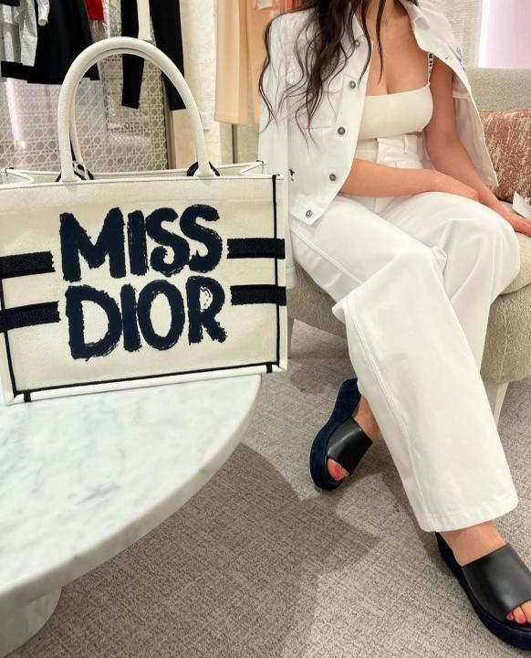first copy miss dior book tote – premium collection | luxury handbag first copy miss dior book tote – premium collection | luxury handbag
