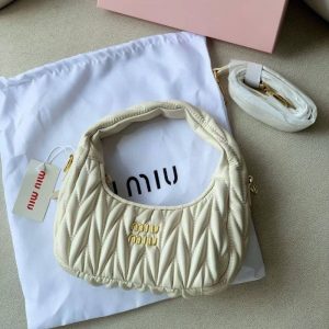 first copy miu miu wander matelassé hobo bag (2)