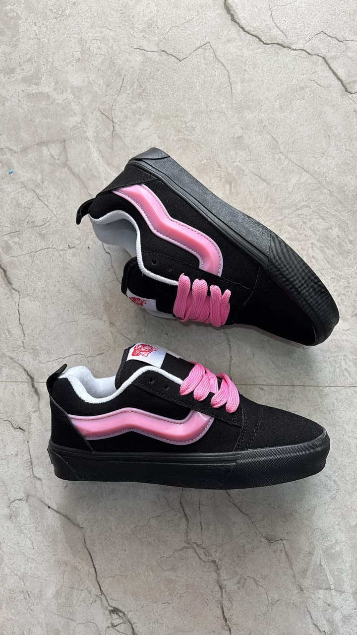 first copy vans off the wall girls sneakers (1) first copy vans off the wall girls sneakers (1)
