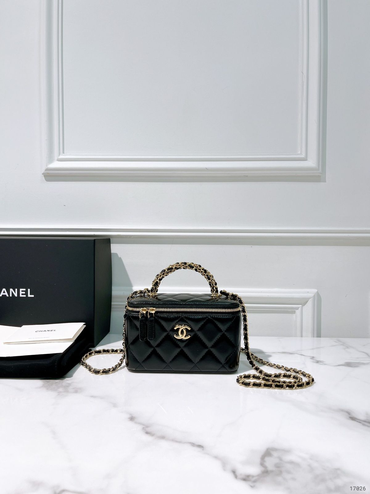 first copy chanel 24b vanity case with handle first copy chanel 24b vanity case with handle