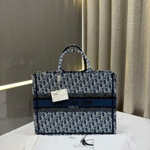 first copy christian dior monogram tote bag (2)