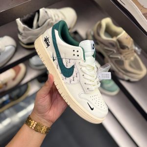 first copy nike sb dunk stussy white green 2025 (5)